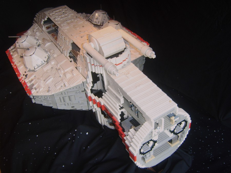 Illustration for article titled Crazy Guy Making Huge Minifig Scale Lego Corellian Corvette